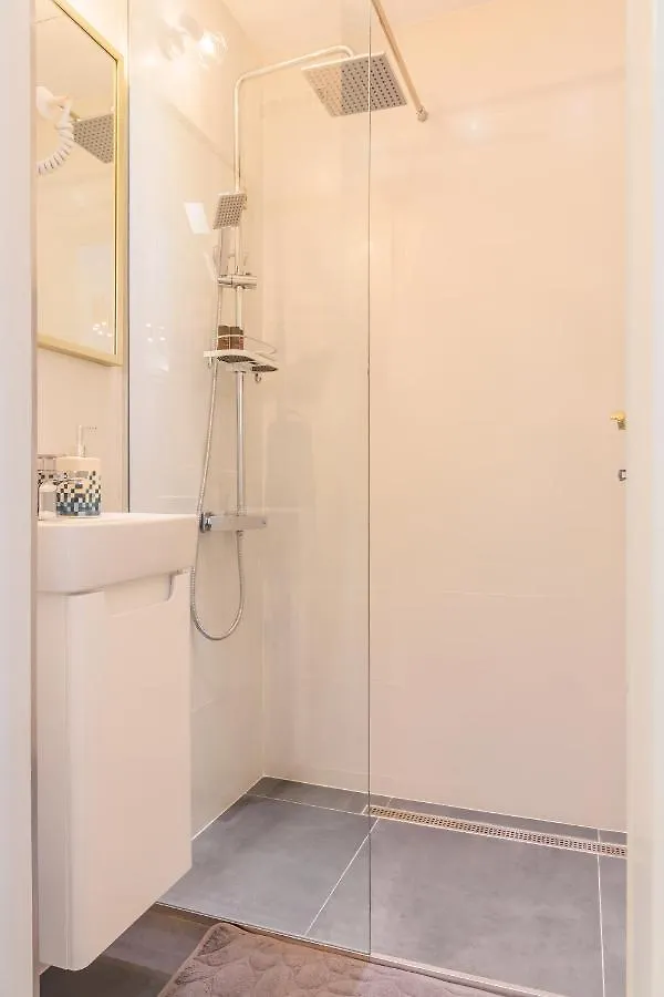 New Studio Carturesti - City Center Bukarest 0*,